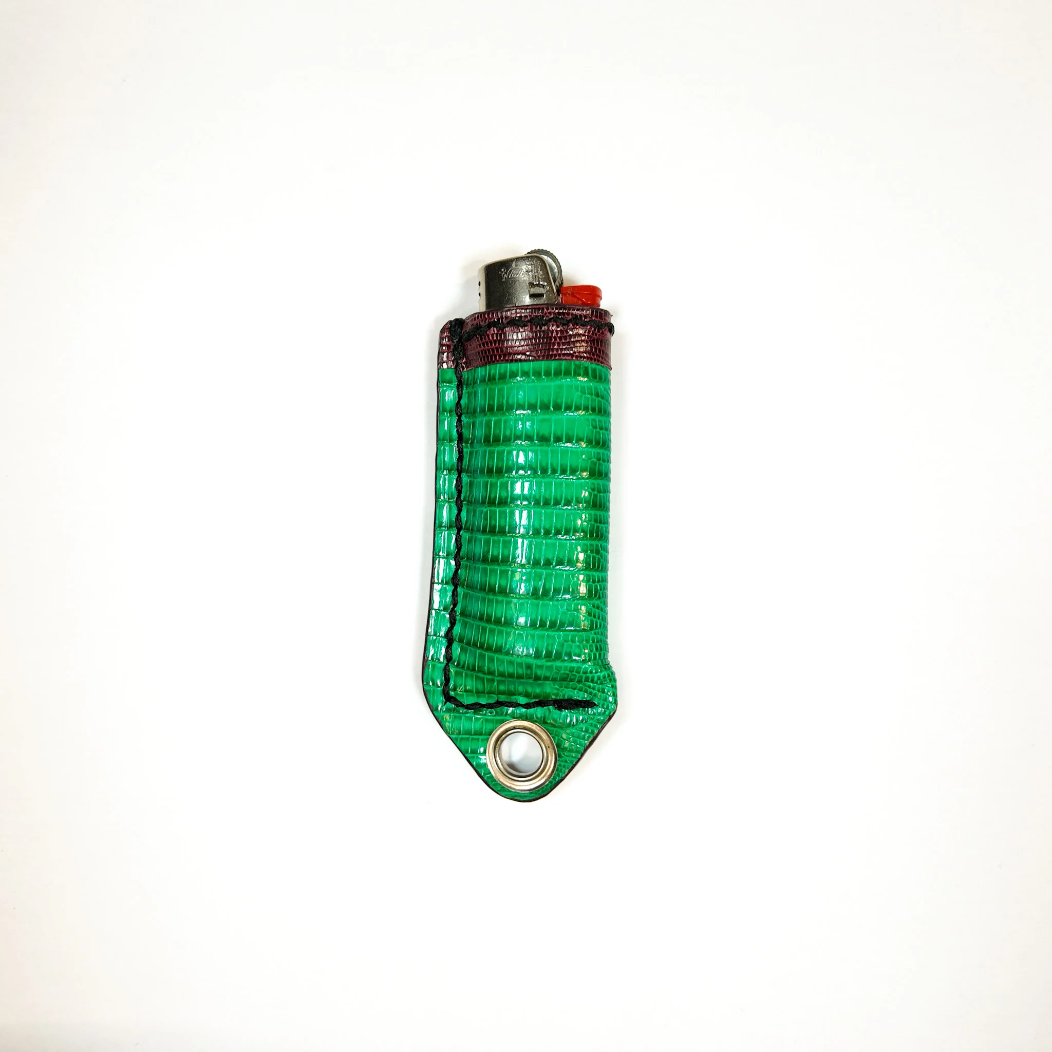 Étui à briquet en cuir de lézard avec œillet vert